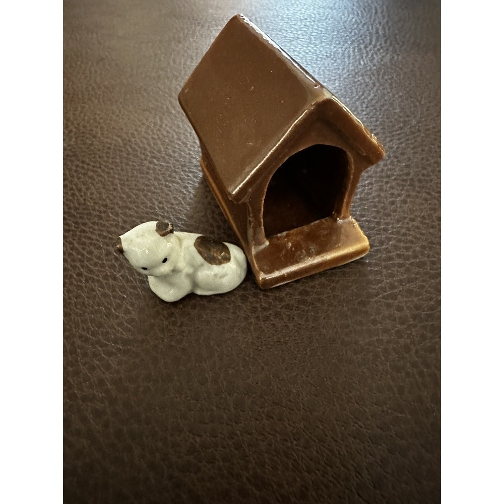 Vintage 1950s Porcelain Small Dog House Figurine 1 3/4" Tall w tiny Cat Japan - Picture 3 of 6